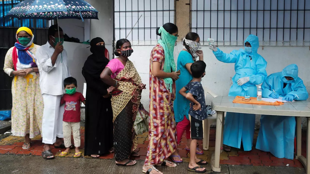 الهند تلجأ لتطعيم كل الشعب لمواجهة كورونا